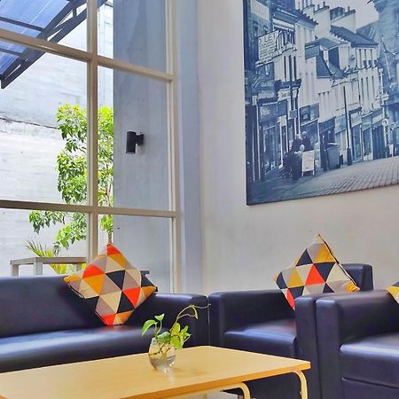 Votel Hotel Charis Tuban Tuban  المظهر الخارجي الصورة