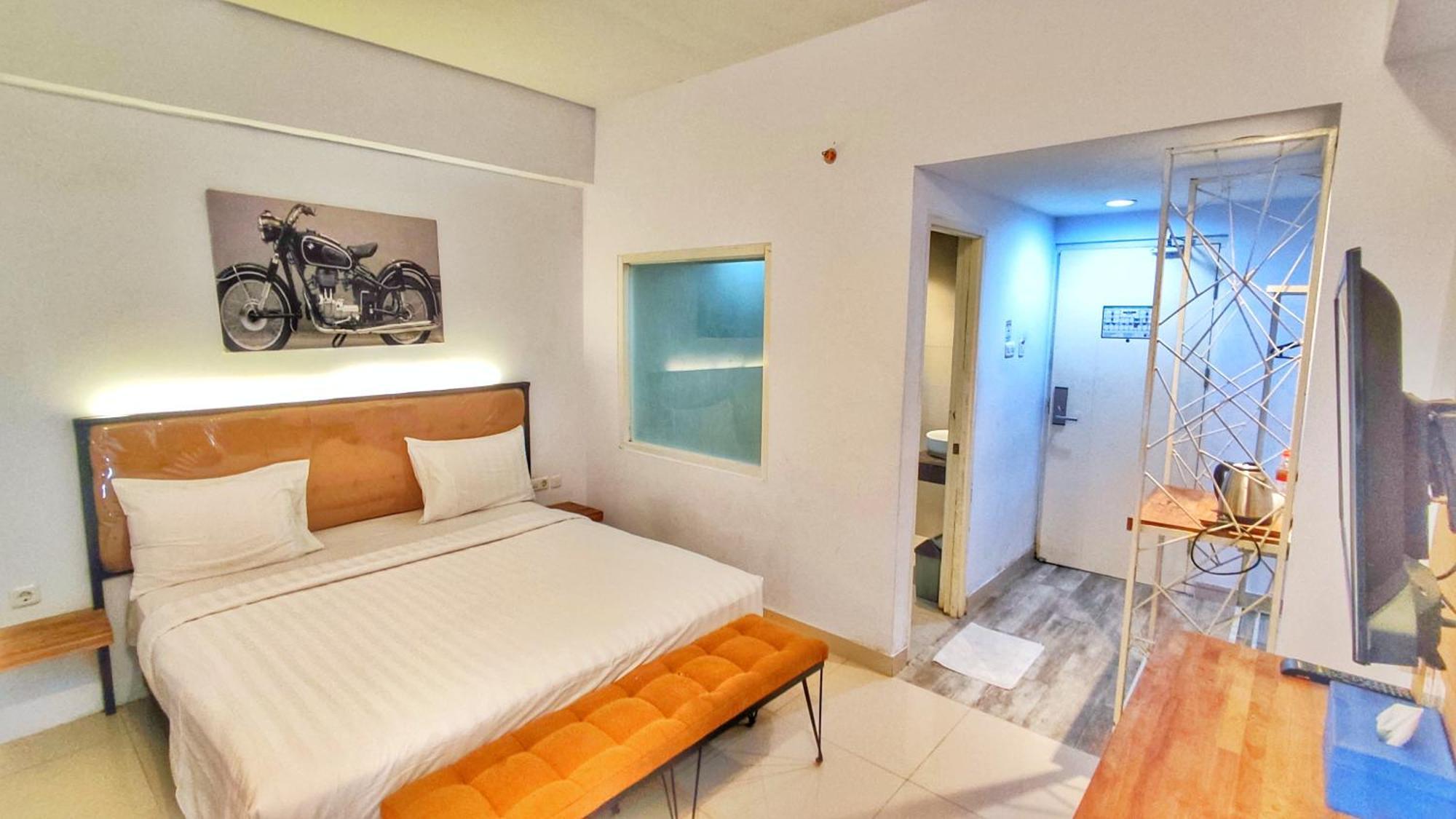 Votel Hotel Charis Tuban Tuban  المظهر الخارجي الصورة