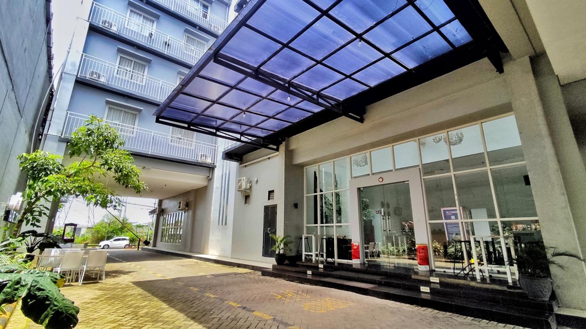 Votel Hotel Charis Tuban Tuban  المظهر الخارجي الصورة