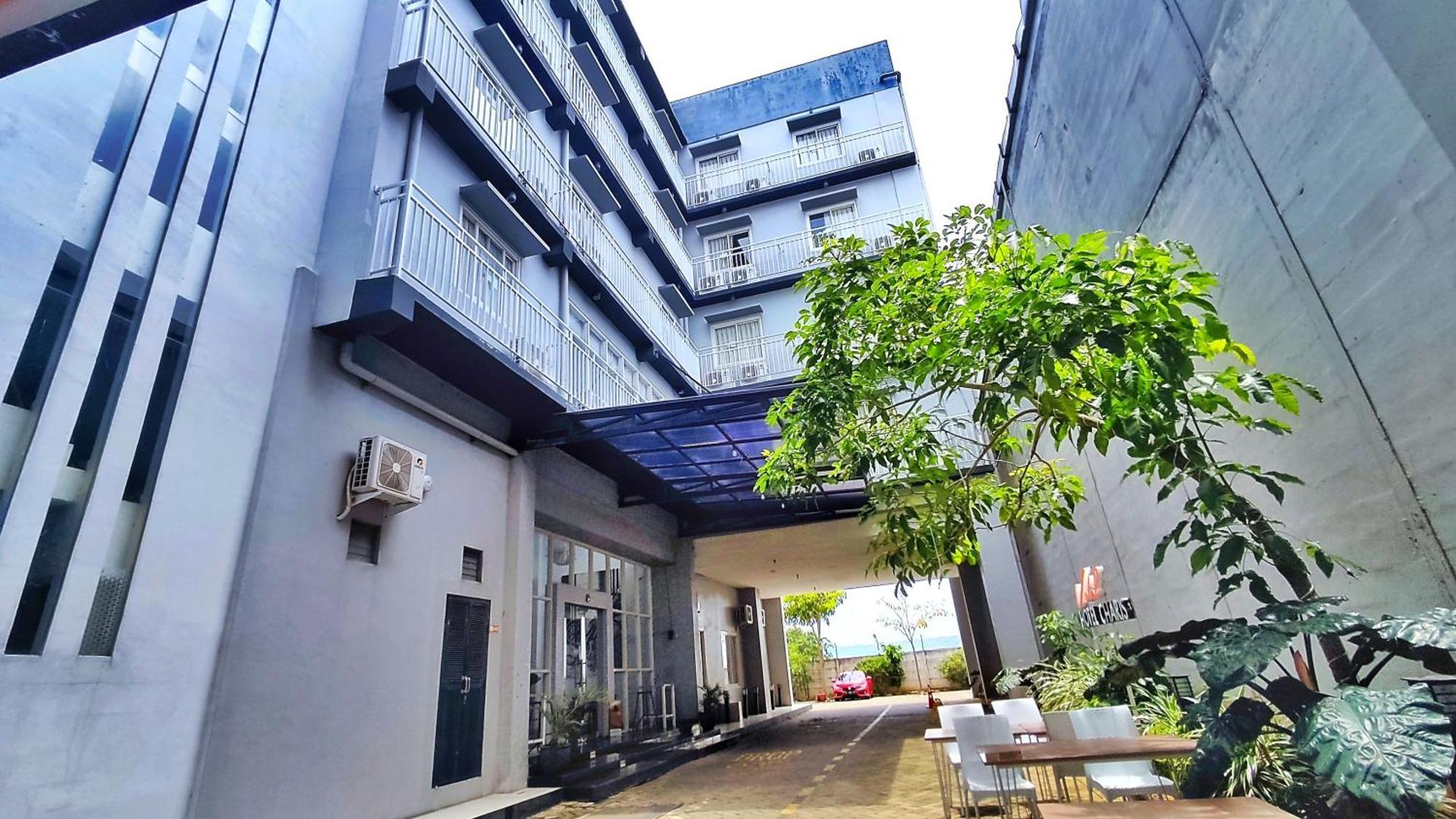 Votel Hotel Charis Tuban Tuban  المظهر الخارجي الصورة