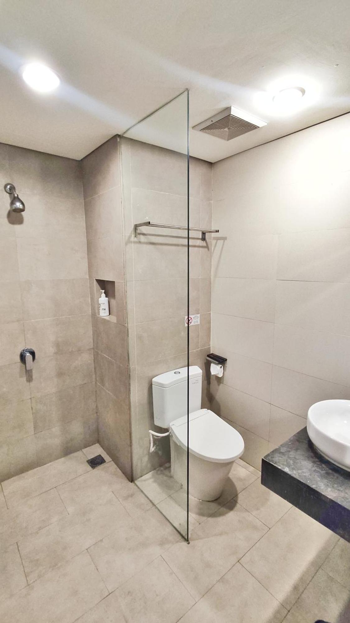 Votel Hotel Charis Tuban Tuban  المظهر الخارجي الصورة