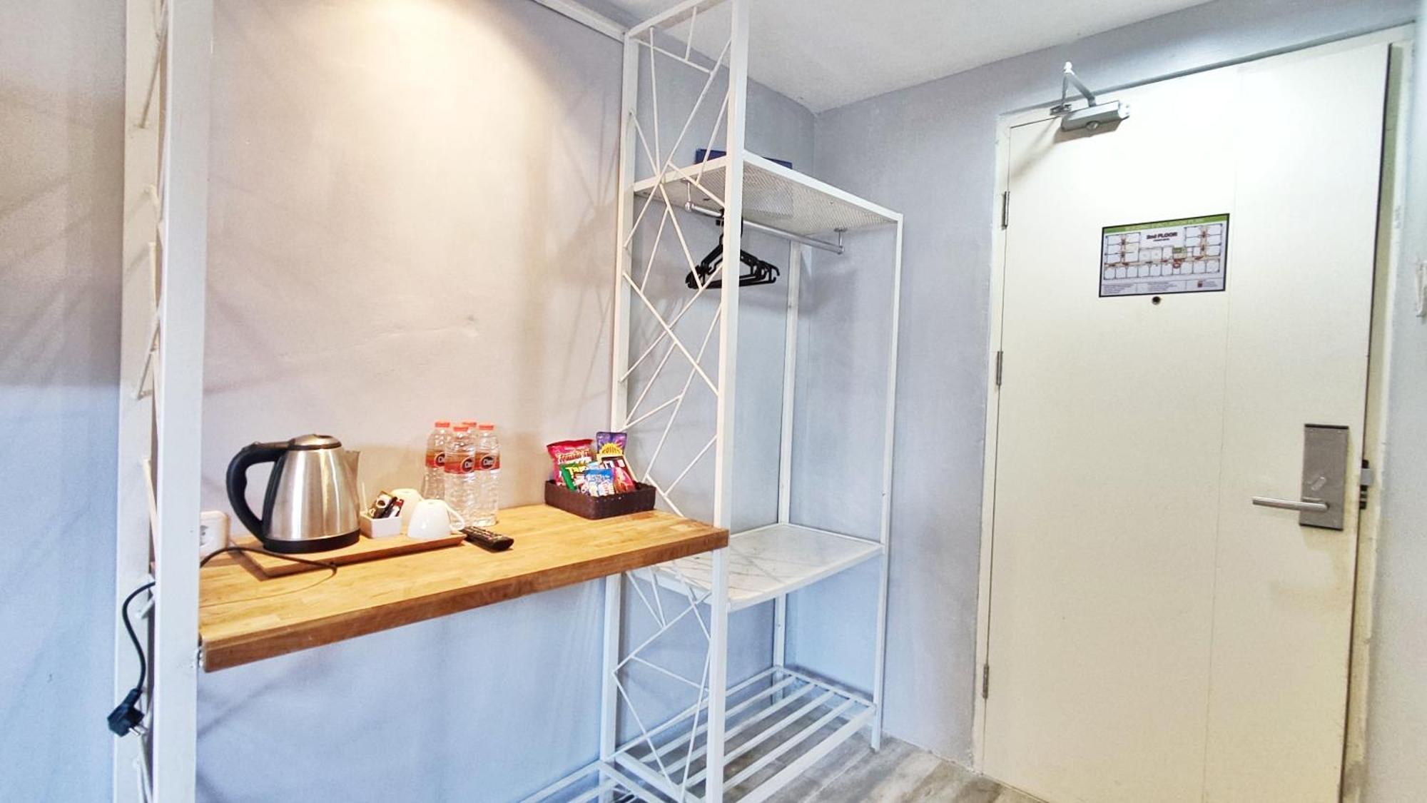 Votel Hotel Charis Tuban Tuban  المظهر الخارجي الصورة