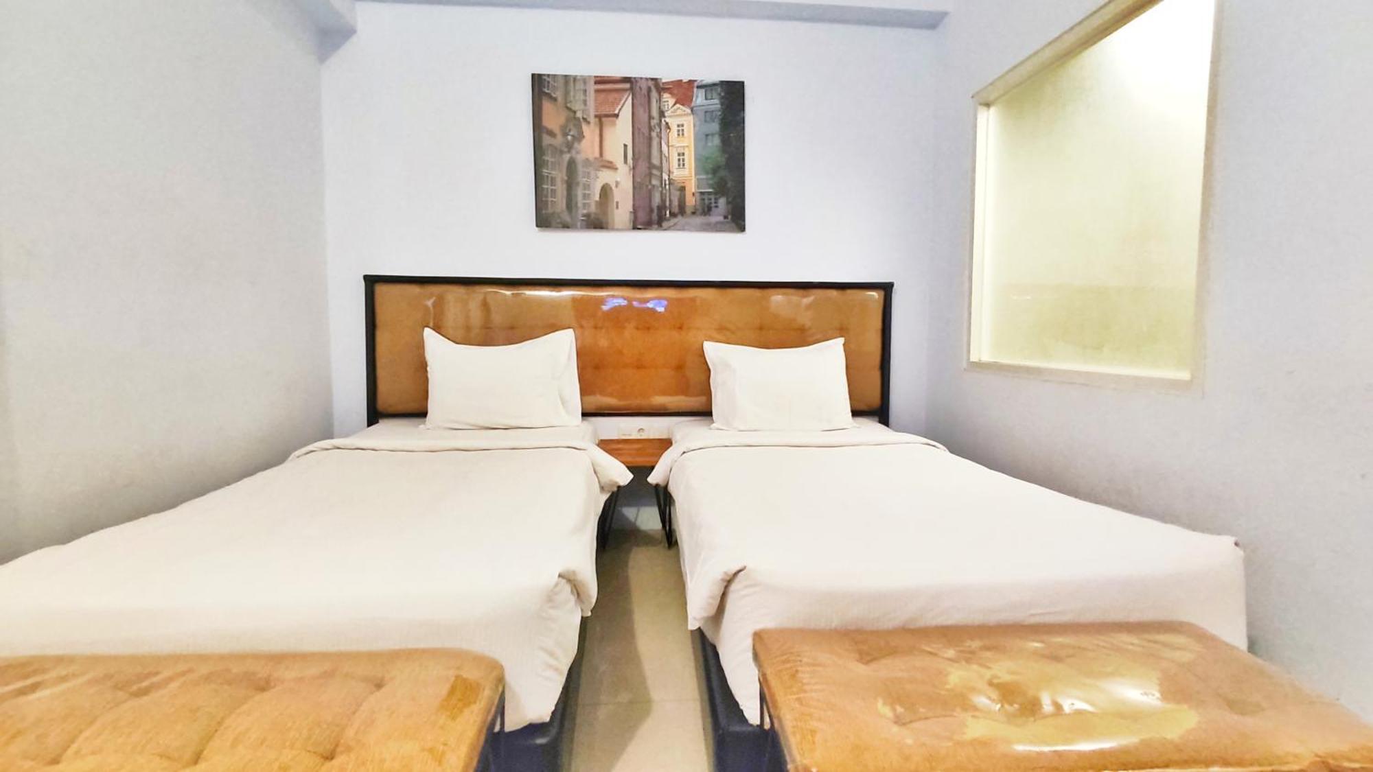 Votel Hotel Charis Tuban Tuban  المظهر الخارجي الصورة